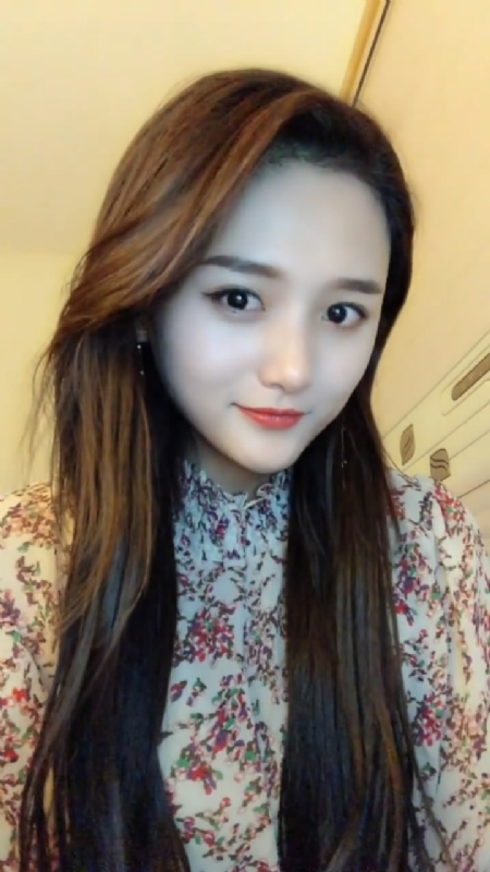 淡然一笑的第一张照片--香港红颜知己交友网