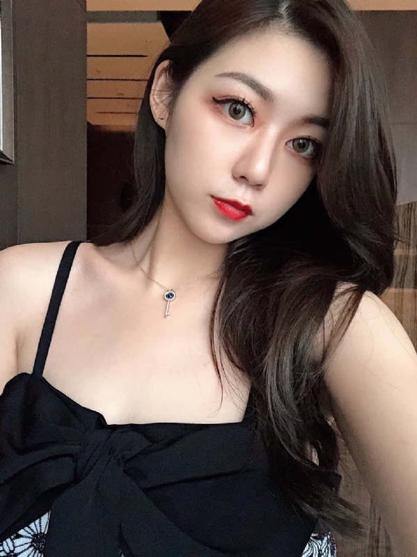 半度微涼的第一张照片--香港红颜知己交友网