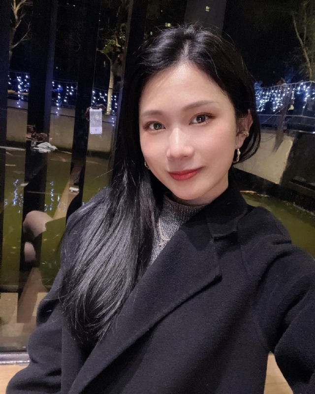 欣欣向荣的第一张照片--香港红颜知己交友网