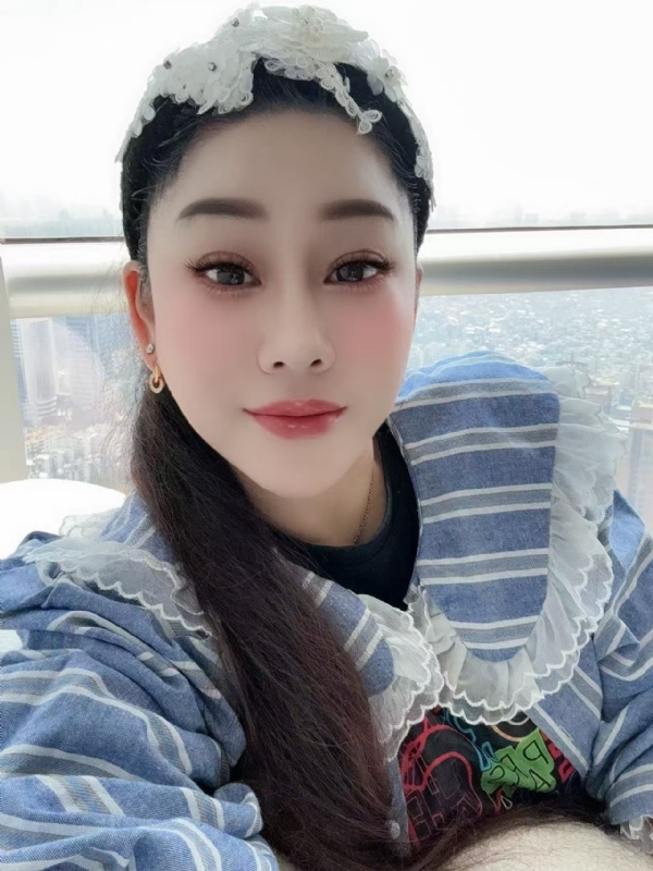 萱草沐晴的第一张照片--香港红颜知己交友网